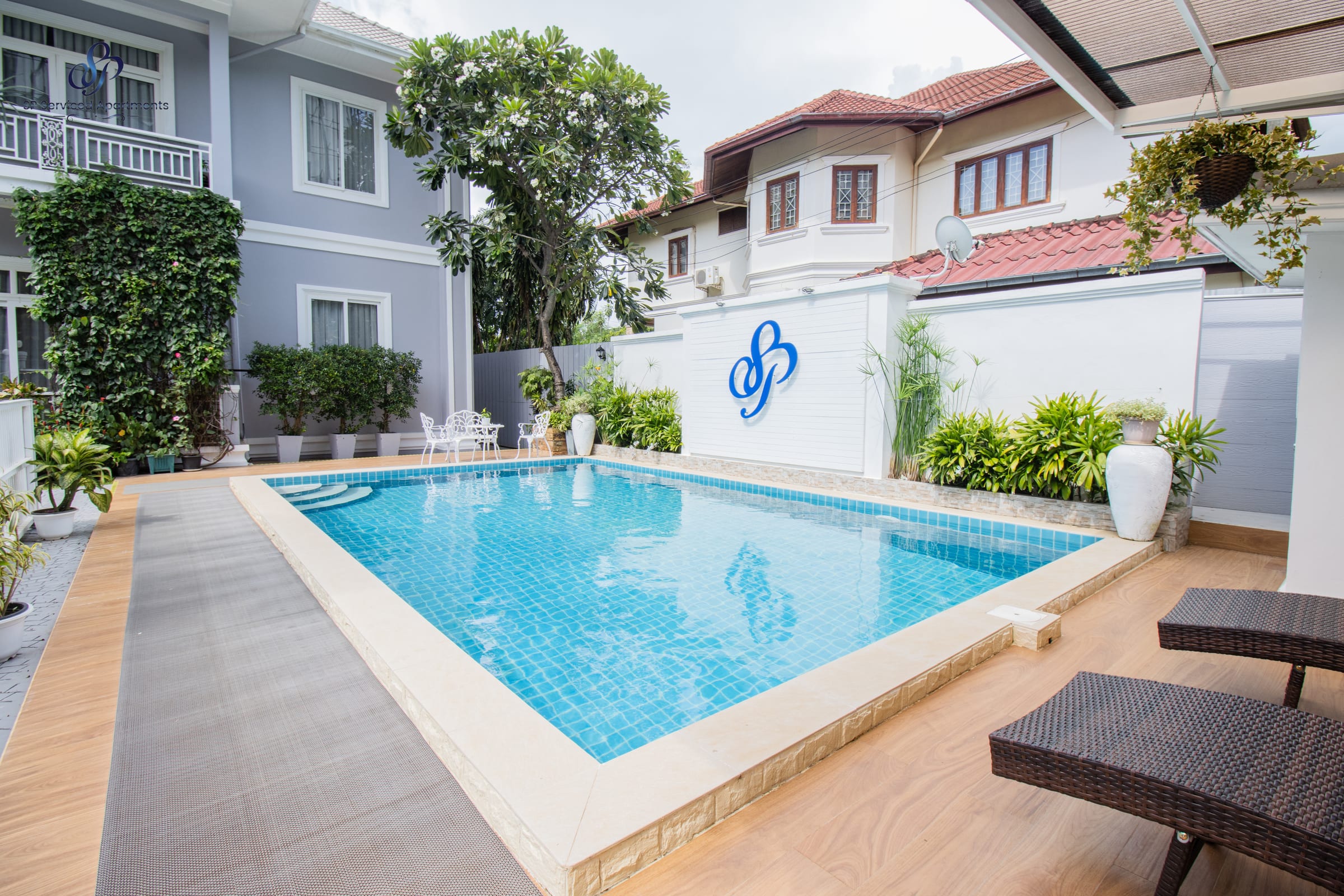 Swimming pool